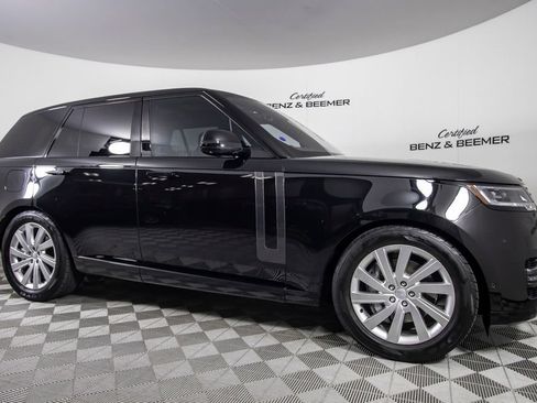 Used 2023 Land Rover Range Rover SE AWD/4WD image 2