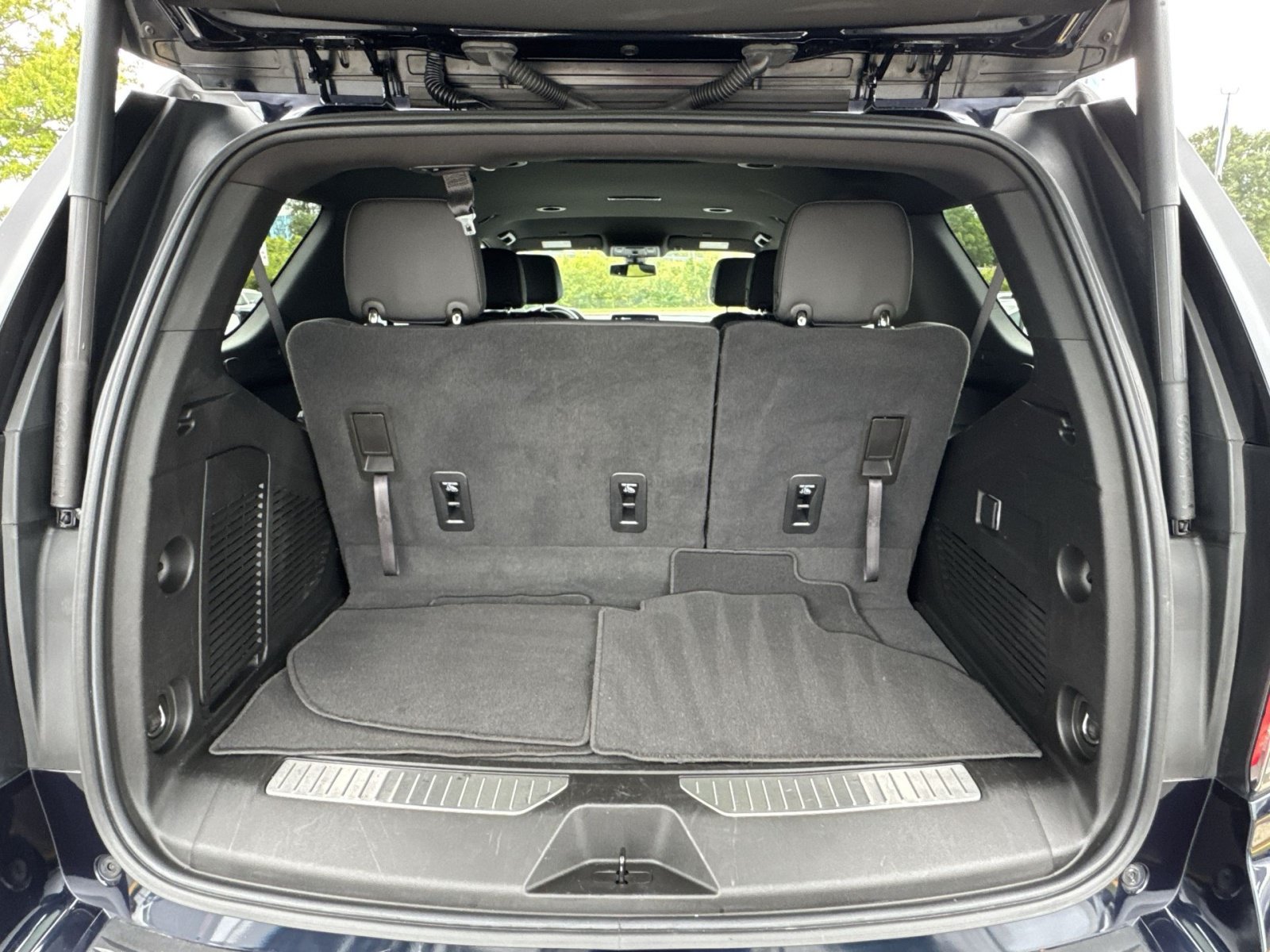 Used 2022 Chevrolet Tahoe Z71 AWD/4WD image 26