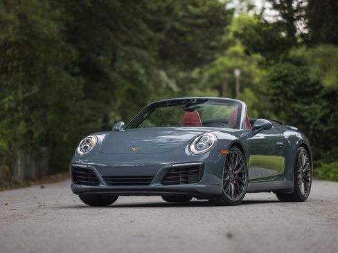 Used 2017 Porsche 911 Carrera S RWD image 2