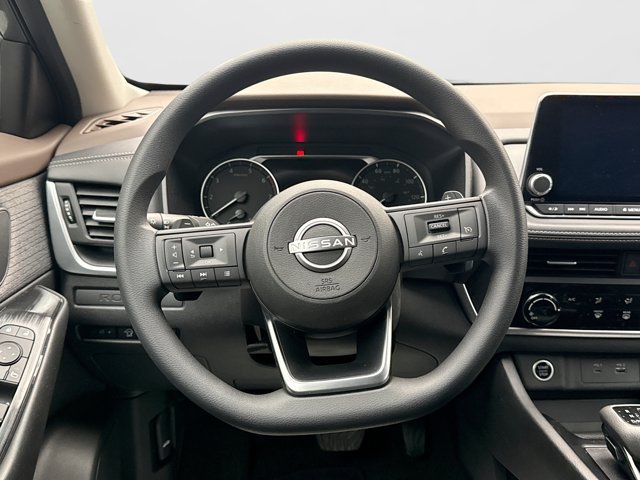 Used 2023 Nissan Rogue S AWD/4WD image 12