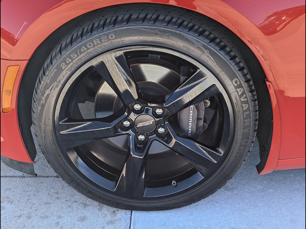 Used 2016 Chevrolet Camaro SS RWD image 16