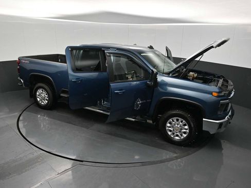 Used 2025 Chevrolet Silverado 2500 LT image 28