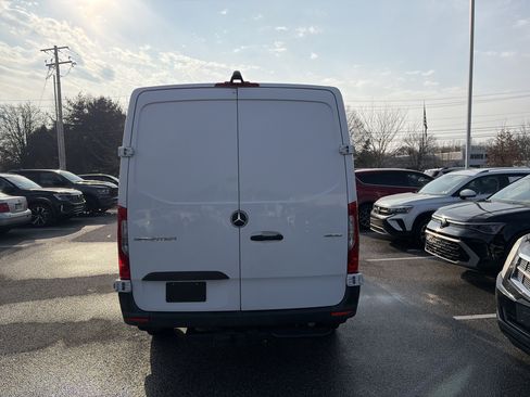 Used 2021 Mercedes-Benz Sprinter 1500 image 5