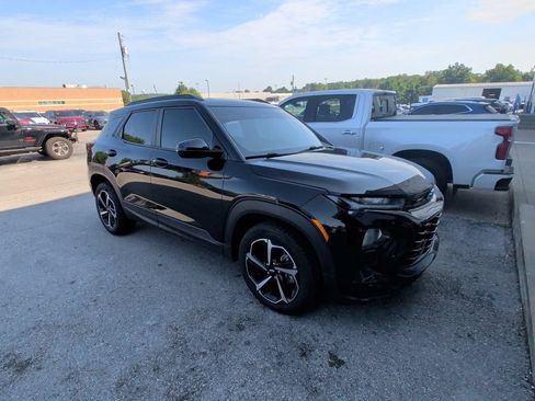 Used 2022 Chevrolet TrailBlazer RS w/ Sun and Liftgate Package AWD/4WD image 2