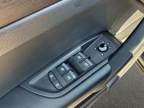 Used 2025 Audi Q5 2.0T Premium AWD/4WD image 17