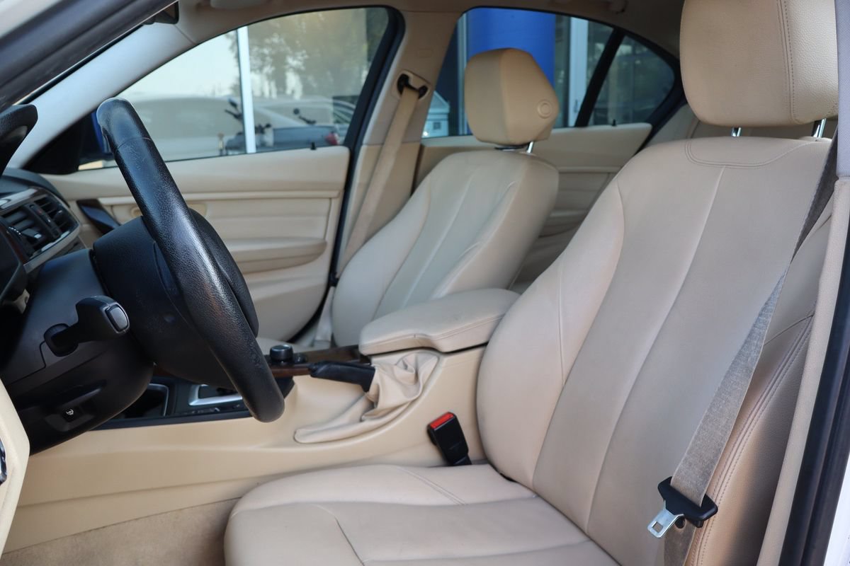 Used 2015 BMW 328i xDrive Sedan AWD/4WD image 10