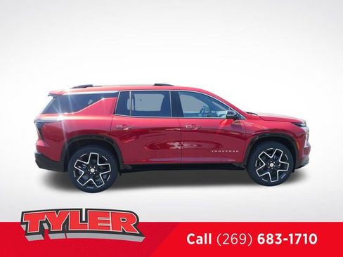 New 2026 Chevrolet Traverse High Country w/ LPO, Floor Liner Package AWD/4WD image 9