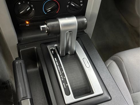 Used 2007 Ford Mustang Premium RWD image 37