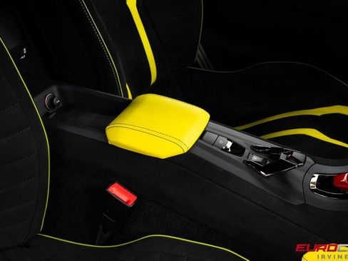 Used 2022 Lamborghini Huracan STO RWD image 38