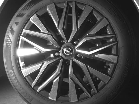 Used 2025 Nissan Altima 2.5 SV FWD image 13
