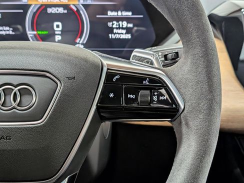 Used 2022 Audi e-tron GT Premium Plus image 35