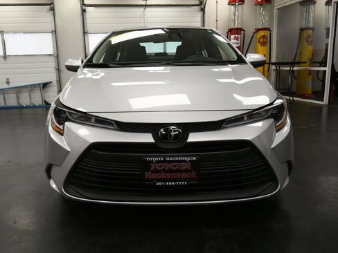 Certified 2024 Toyota Corolla LE image 2