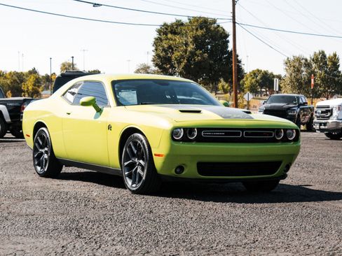 Used 2015 Dodge Challenger R/T w/ Quick Order Package 22B R/T RWD image 3
