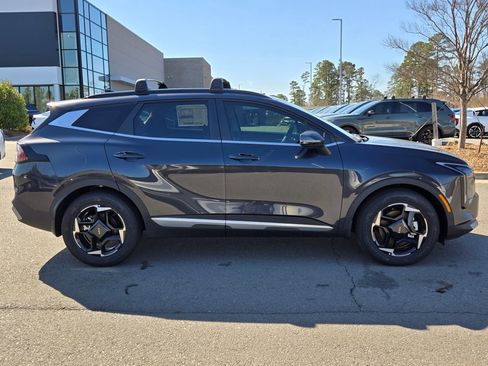 New 2026 Kia Sportage EX w/ EX Panorama Roof Package FWD image 8
