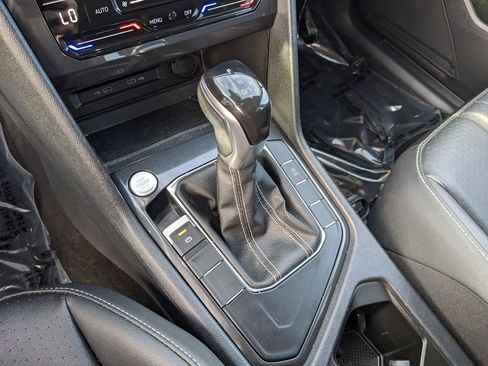 Certified 2023 Volkswagen Tiguan SE w/ Panoramic Sunroof Package image 21