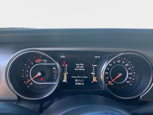 Used 2020 Jeep Wrangler Unlimited Sahara image 25