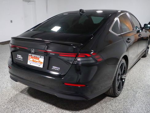 Used 2024 Honda Accord Sport image 7