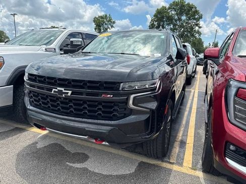 Used 2024 Chevrolet Suburban Z71 w/ Off-Road Capability Package AWD/4WD image 2