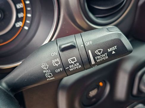 Certified 2022 Jeep Wrangler Willys image 15