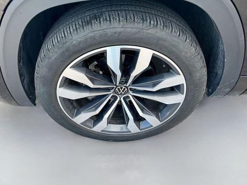 Used 2022 Volkswagen Atlas SEL Premium image 34