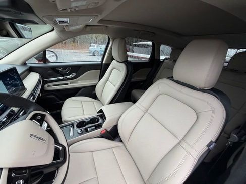 New 2026 Lincoln Corsair Reserve image 13