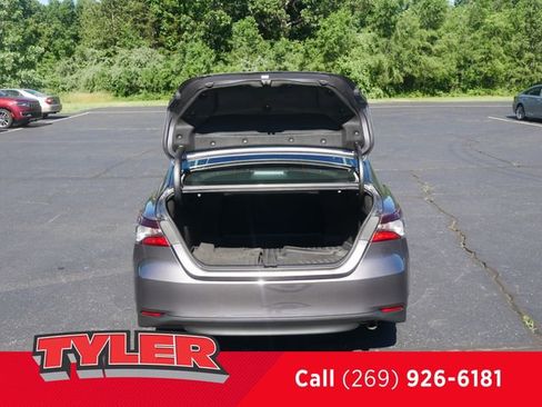 Used 2021 Toyota Camry LE FWD image 15