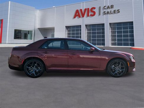 Used 2023 Chrysler 300 S image 5