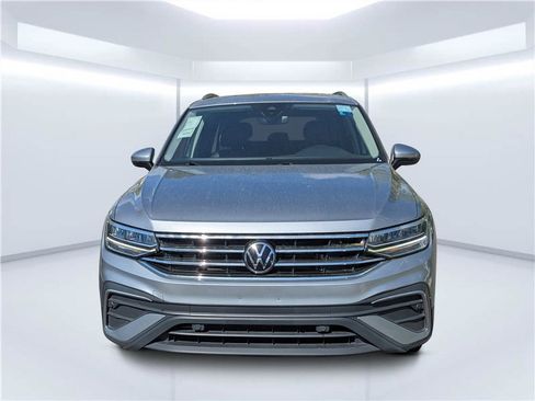Used 2024 Volkswagen Tiguan SE FWD image 8