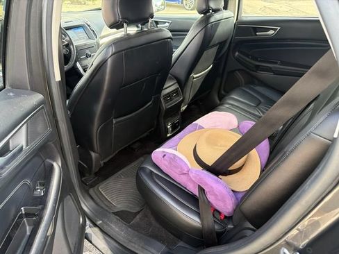 Used 2016 Ford Edge Titanium w/ Technology Package AWD/4WD image 9