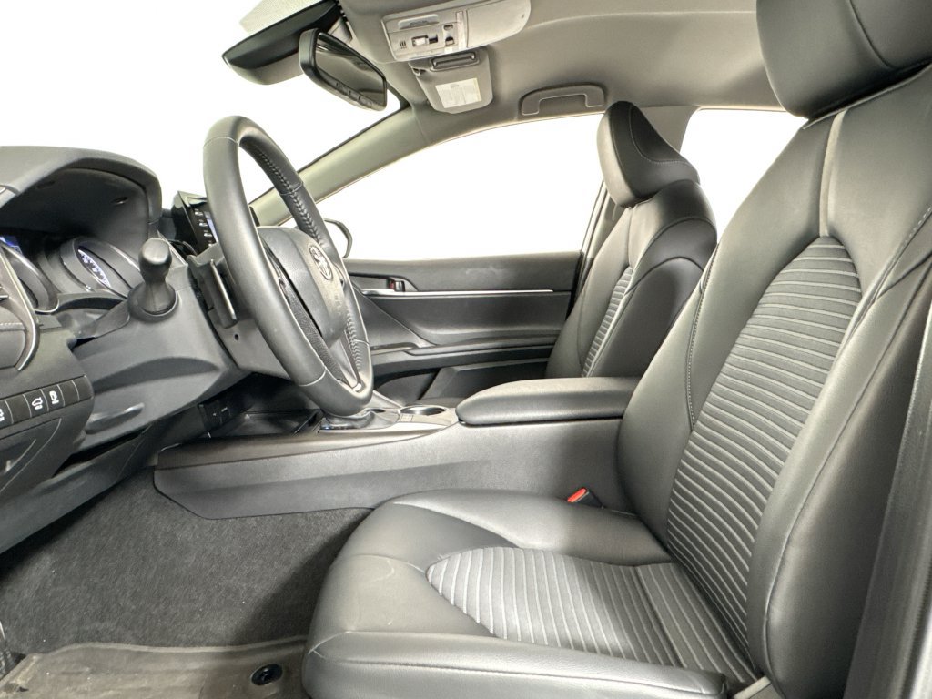 Used 2023 Toyota Camry SE w/ Convenience Package FWD image 11