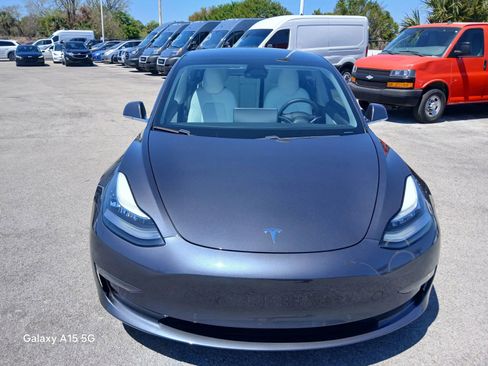 Used 2019 Tesla Model 3 Long Range image 3