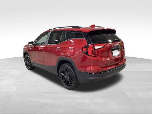 Used 2023 GMC Terrain SLE w/ Driver Convenience Package image 7