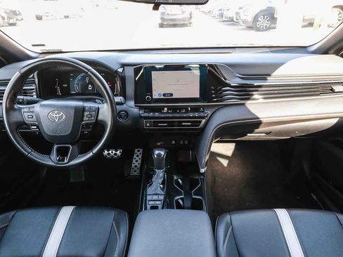 Used 2025 Toyota Camry SE FWD image 14