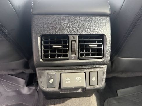 Used 2019 Subaru Outback 2.5i Limited AWD/4WD image 12