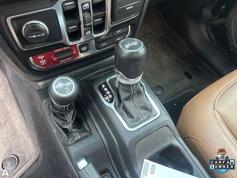 Used 2021 Jeep Wrangler Unlimited Rubicon 4xe w/ Cold Weather Group AWD/4WD image 8