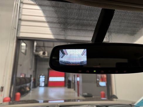 Used 2013 Toyota Tundra 4x4 CrewMax image 21