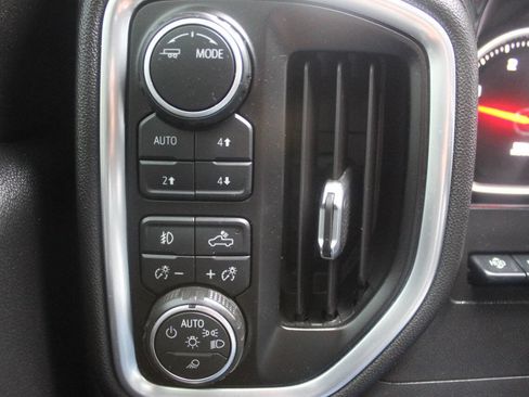 Used 2020 Chevrolet Silverado 2500 High Country w/ Technology Package AWD/4WD image 21