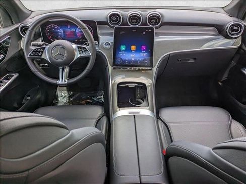 Used 2025 Mercedes-Benz GLC 300 image 18