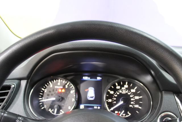 Used 2018 Nissan Rogue SV AWD/4WD image 18