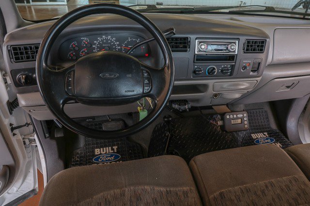 Used 1999 Ford F550 4x4 Regular Cab Super Duty image 22