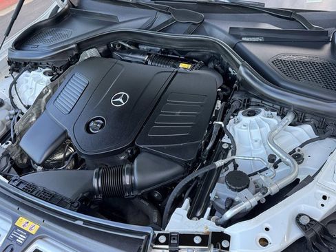 Used 2023 Mercedes-Benz GLC 300 image 5