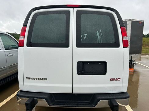 Used 2024 GMC Savana 2500 w/ Driver Convenience Package image 7