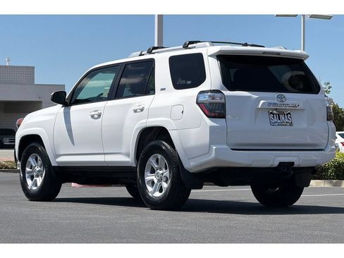 Used 2017 Toyota 4Runner SR5 RWD image 6