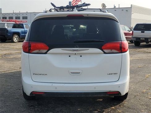 Used 2019 Chrysler Pacifica Limited w/ Tire & Wheel Group image 6
