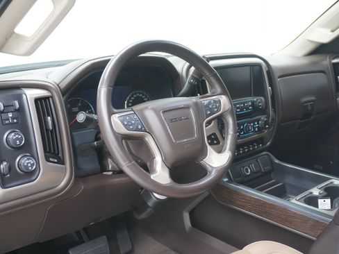 Used 2019 GMC Sierra 3500 Denali w/ Duramax Plus Package image 10
