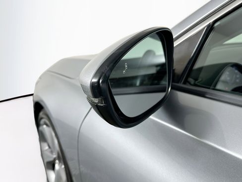 Used 2019 Honda Accord Touring image 16