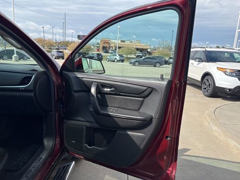 Used 2017 Chevrolet Traverse Premier image 26