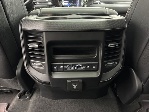 Used 2022 RAM 1500 Limited AWD/4WD image 12