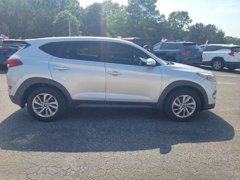 Used 2018 Hyundai Tucson SE w/ Cargo Package AWD/4WD image 4