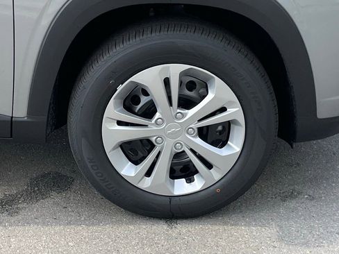 New 2026 Chevrolet Trax LS FWD image 32